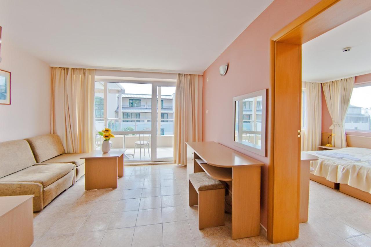 Family Hotel Morska Zvezda Baltsjik Buitenkant foto