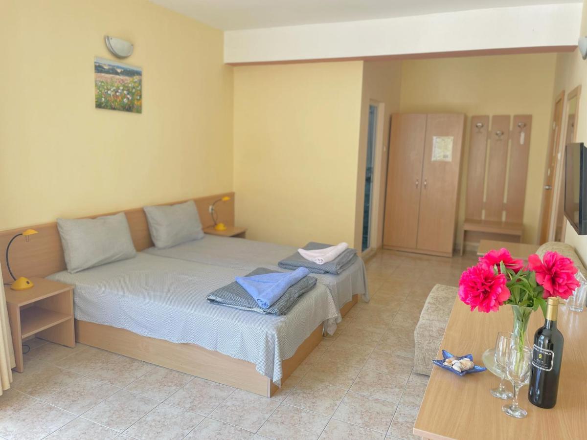 Family Hotel Morska Zvezda Baltsjik Buitenkant foto